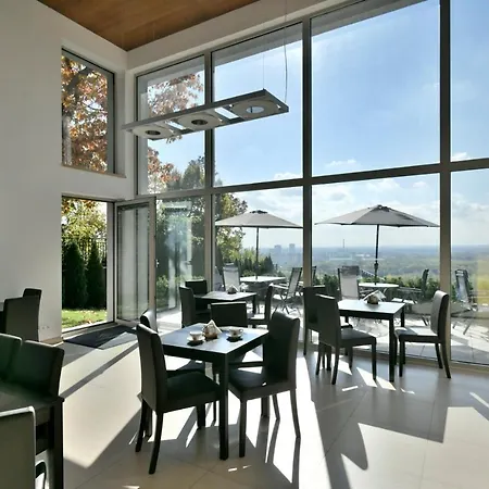 River View 3*