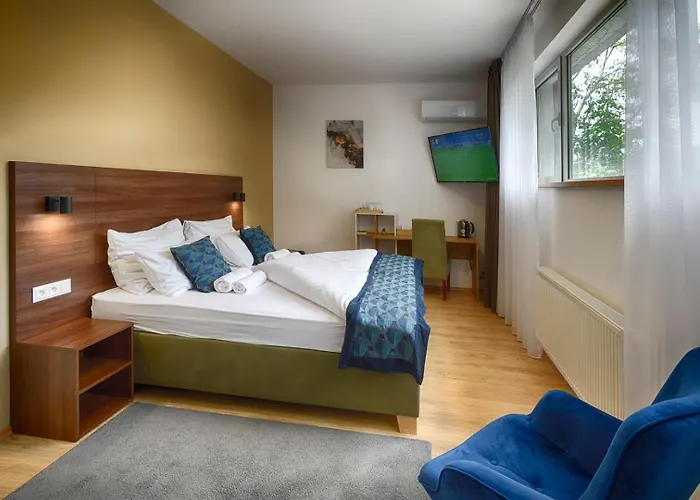 מלון River View 3*